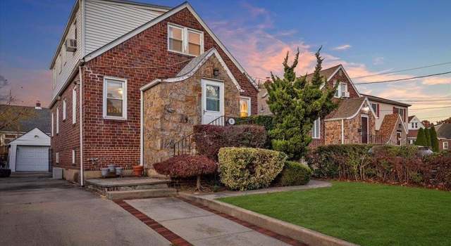 Photo of 81 Wood St, Lynbrook, NY 11563