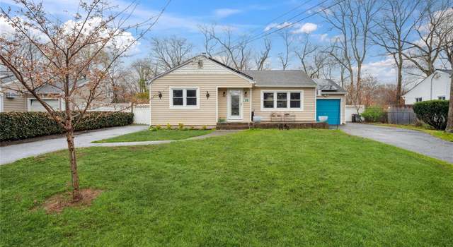 Photo of 15 Hopes Ave, Holtsville, NY 11742
