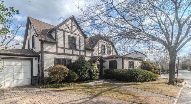 Photo of 38-43 Regatta Pl, Douglaston, NY 11363
