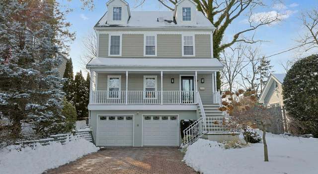 Photo of 38 Weeks Pl, New Rochelle, NY 10801