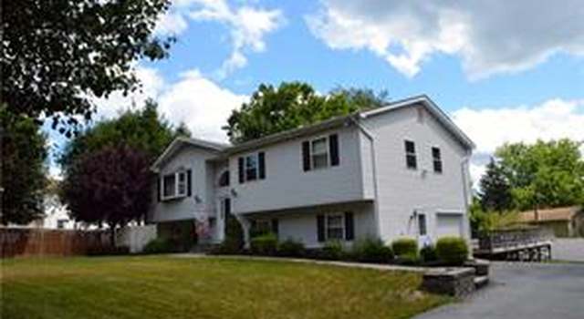 Photo of 18 Renfrewshire Dr, Middletown, NY 10941