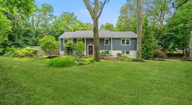 Photo of 1 Thompson Hill Rd, Saint James, NY 11780