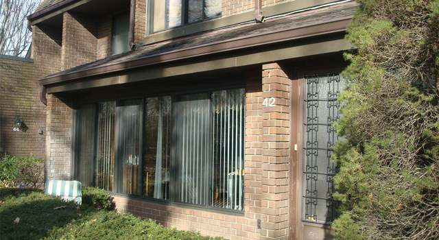 Photo of 42 Fox Rdg, Roslyn, NY 11576