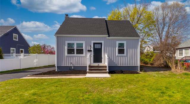 Photo of 33 Veronica Ln, North Babylon, NY 11703