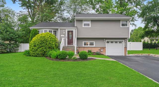 Photo of 117 S Nauraushaun Rd, Pearl River, NY 10965