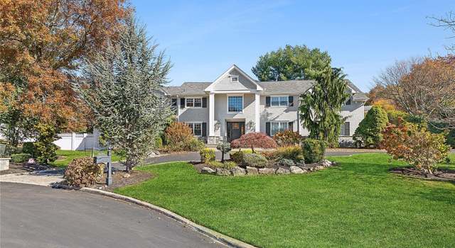 Photo of 2 Westwind Ct, Huntington, NY 11743