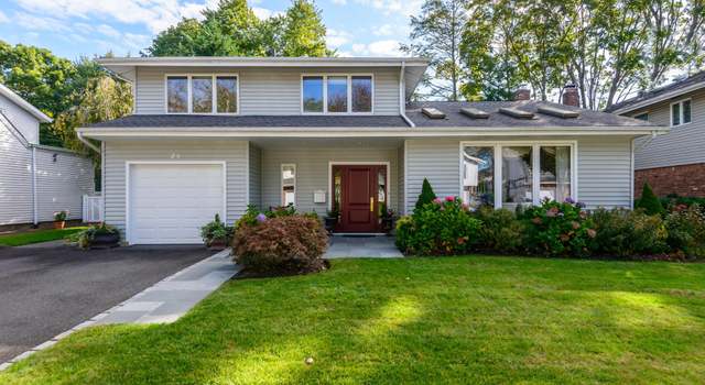 Photo of 28 Driftwood Dr, Port Washington, NY 11050