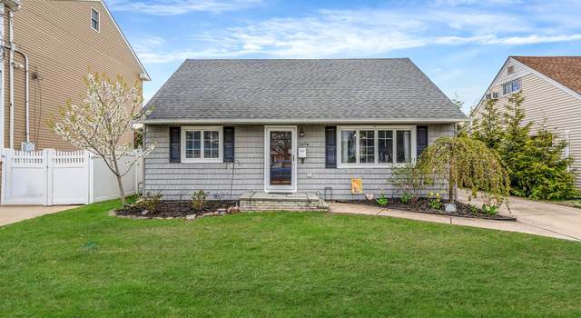 Photo of 2474 Freeport St, Wantagh, NY 11793