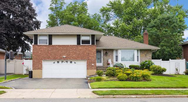 Photo of 7 Lorraine St, Syosset, NY 11791