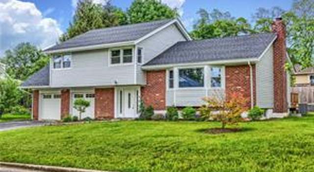 Photo of 27 Nob Ct, New Rochelle, NY 10804