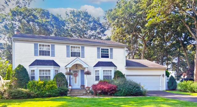 Photo of 57 Northumberland Dr, Shoreham, NY 11786