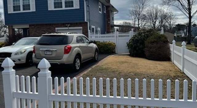 Photo of 48 Matthews Ave, West Babylon, NY 11704