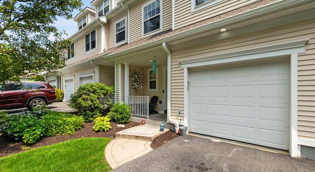 Photo of 97 Hillcrest Ln, Peekskill, NY 10566