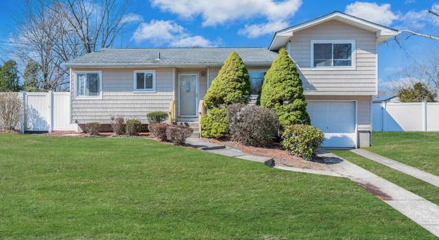 Photo of 19 Meehan Ln, Coram, NY 11727