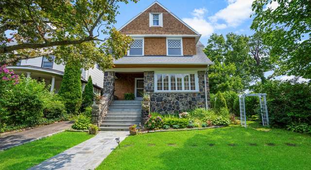 Photo of 123 Beaufort Pl, New Rochelle, NY 10801