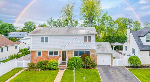 Photo of 68 Kathleen Dr, Syosset, NY 11791