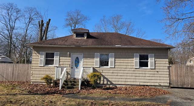 Photo of 268 Beaver Dr, Mastic Beach, NY 11951