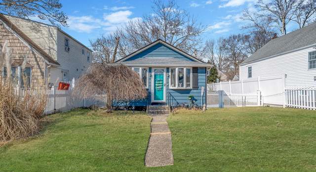 Photo of 15 Locust Pl, Copiague, NY 11726