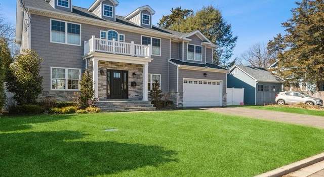 Photo of 8 Anita Ave, Syosset, NY 11791