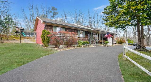 Photo of 4 Milldown Rd, Yaphank, NY 11980
