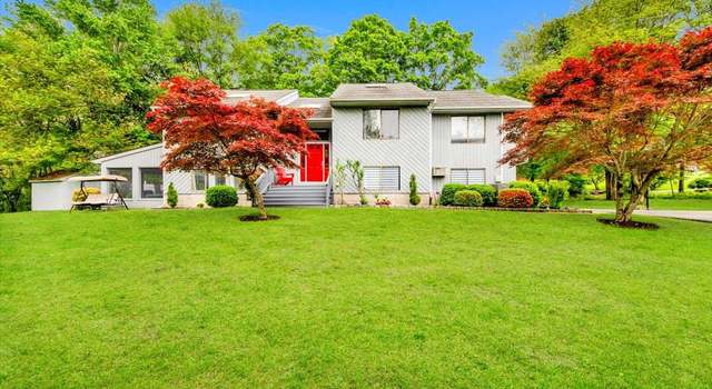 Photo of 4 Aida Ln, Cortlandt Manor, NY 10567