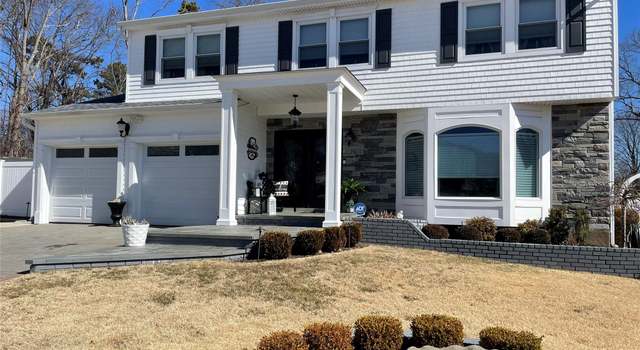 Photo of 5 Lovell Ct, Farmingville, NY 11738