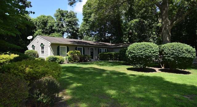 Photo of 5 Hearth Ln, Brookhaven, NY 11719