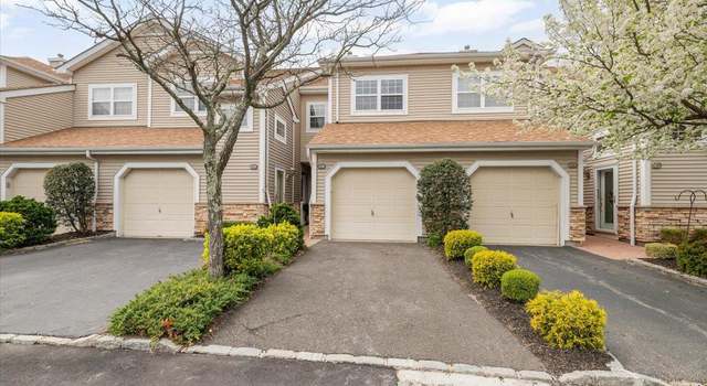 Property at 157 Carriage Ln #157, Plainview, NY 11803, 2 beds, 2 baths