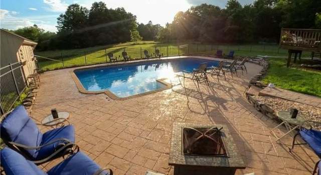 Photo of 10 Hoffman Ct, Campbell Hall, NY 10916