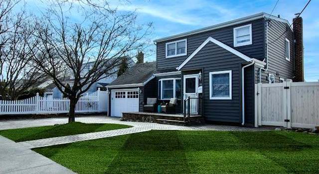 Photo of 3686 Stokes Ave, Bethpage, NY 11714