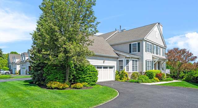 Photo of 30 Turnberry Ct, Monroe, NY 10950