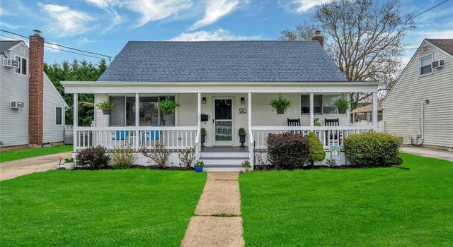 Photo of 90 S Windhorst Ave, Bethpage, NY 11714