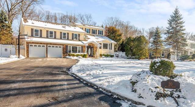 Photo of 20 Mclane Dr, Dix Hills, NY 11746