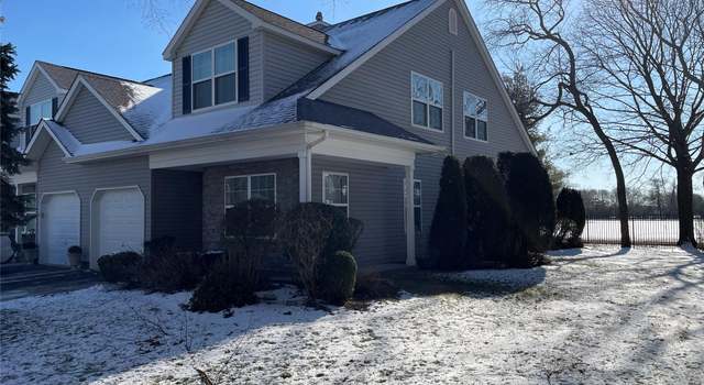 Photo of 144 Maya Cir, Central Islip, NY 11722