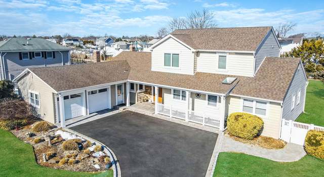 Photo of 24 Lucinda Dr, Babylon, NY 11702