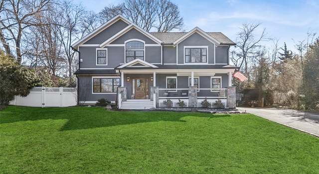 Photo of 9 Drake Pl, Northport, NY 11768