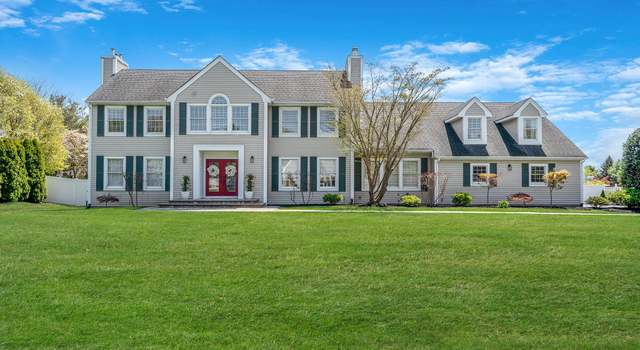 Photo of 2 Field Ln, Miller Place, NY 11764