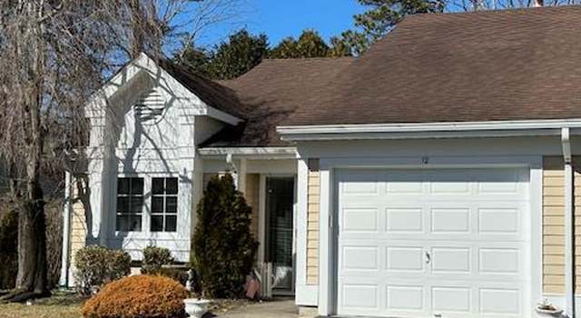 Photo of 12 Sayville Ct, Ridge, NY 11961