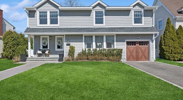 Photo of 171 Willow St, Garden City, NY 11530
