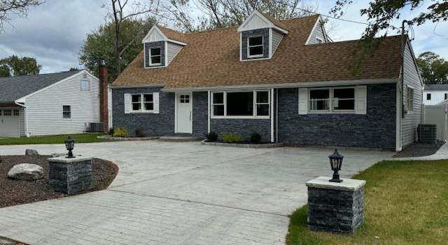 Photo of 277 Ocean Ave, Islip, NY 11751