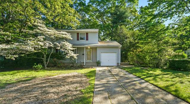 Photo of 54 Schuyler Dr, Commack, NY 11725