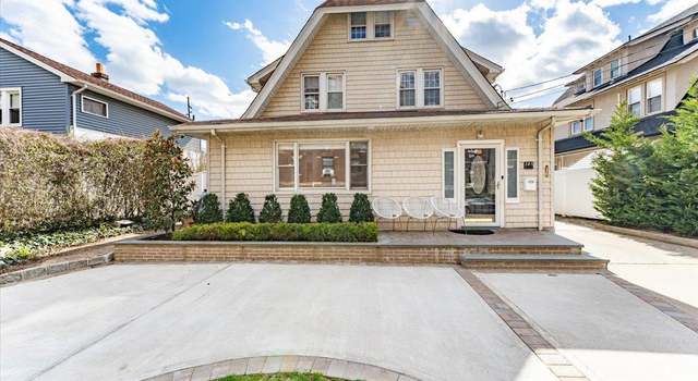 Photo of 205 Club Dr, Woodmere, NY 11598
