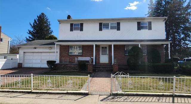Photo of 760 E Carl Ave, North Baldwin, NY 11510