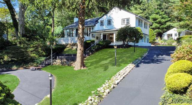 Photo of 45 Woodedge Dr, Dix Hills, NY 11746