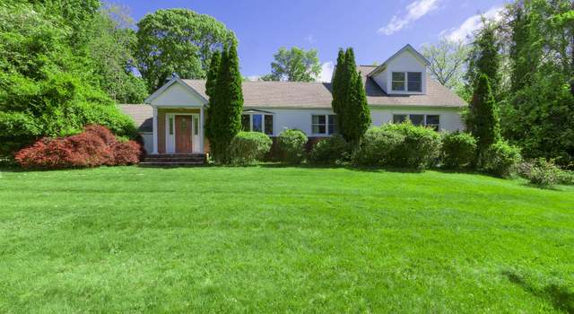 Photo of 49 Hawkins Rd, Stony Brook, NY 11790