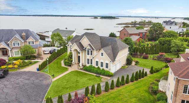 Photo of 8 Shore Club Dr, New Rochelle, NY 10805