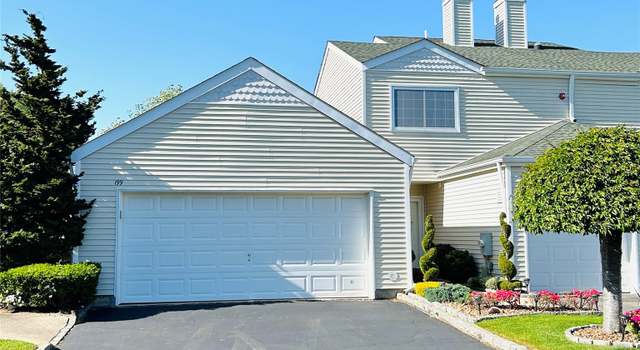 Photo of 199 Gothic Cir, Manorville, NY 11949