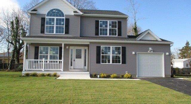 Photo of 730 Bourdois Ave, Bellport, NY 11713