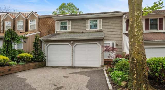 Photo of 53 Estate Ct, Woodbury, NY 11797