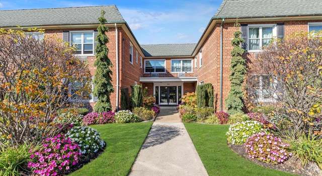 Photo of 120 S Park Ave Unit 2F, Rockville Centre, NY 11570